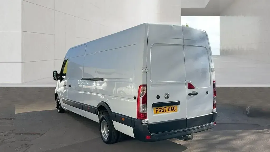 Begagnad Vauxhall Movano 125 HK (91 kW) 2017 Vit Minibuss