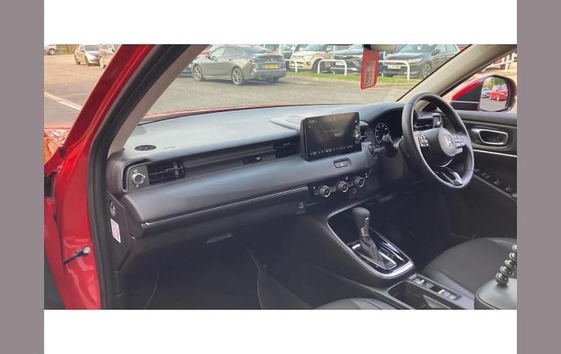 Used Honda HR-V Advance 131 HP (96 kW) 2023 Red SUV