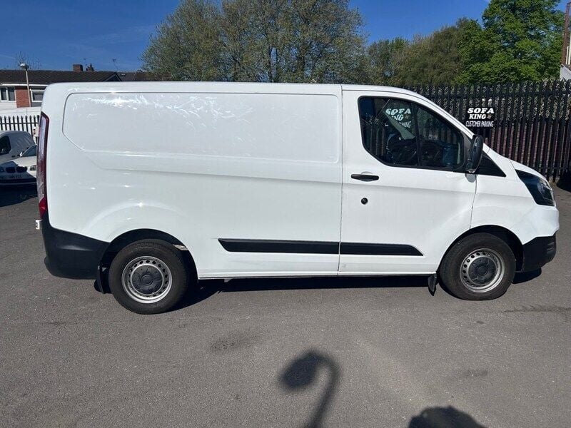 Used Ford Transit Custom 105 HP (77 kW) 2018 White Van