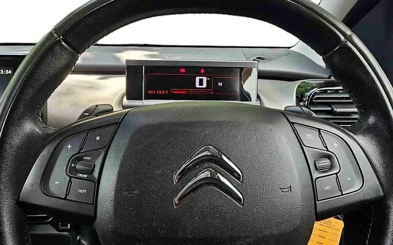 Used Citroën C4 Flair 82 HP (60 kW) 2016 Silver SUV