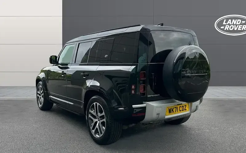 Used Land Rover Defender 249 HP (183 kW) 2022 Black SUV
