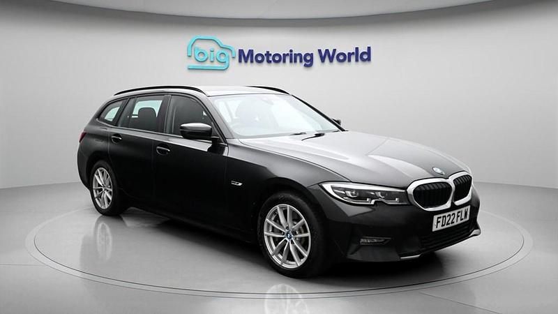 Used BMW 330e 292 HP (214 kW) 2022 Black Estate