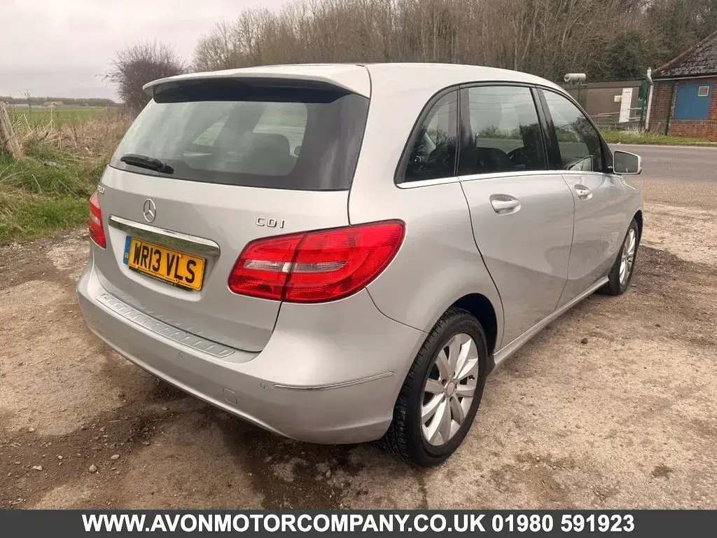 Used Mercedes B180 SE 109 HP (80 kW) 2013 Silver Hatchback