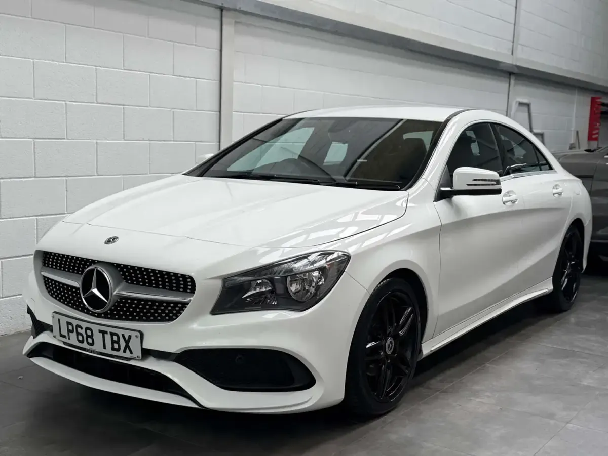 Usado Mercedes CLA180 AMG line 2018 Branco Sedan