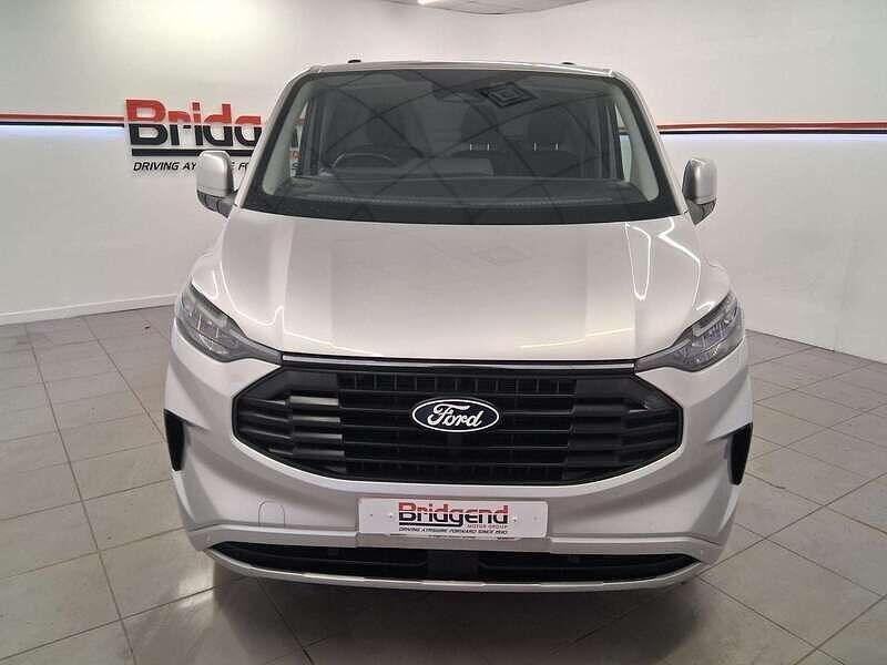Begagnad Ford Transit Custom Limited 136 HK (100 kW) 2024 Silver Van