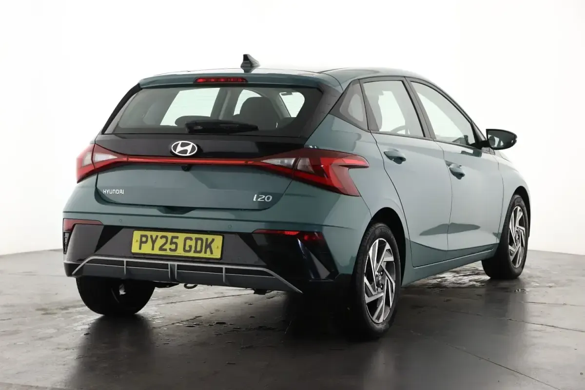 Używany Hyundai i20 Advanced 90 KM (66 kW) 2025 Zielony Hatchback