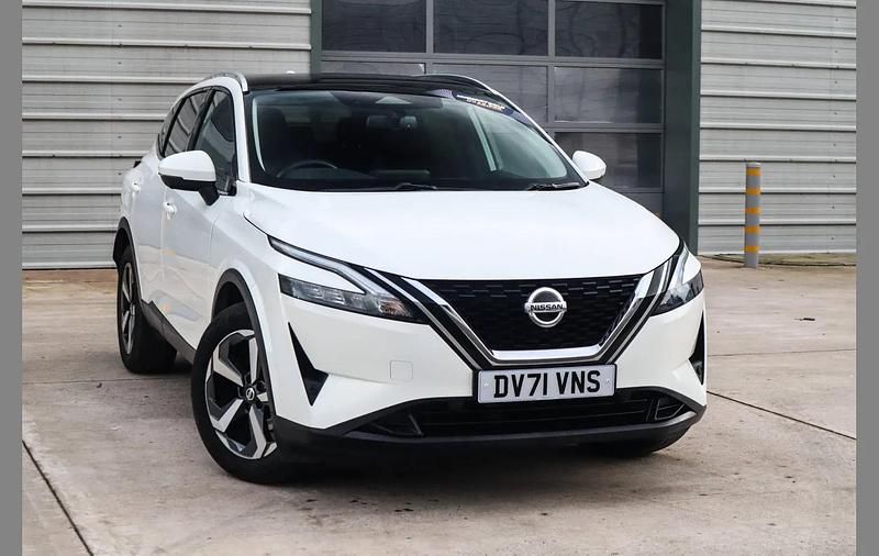 White Used 2021 Nissan Qashqai N-Connecta SUV | £15,919 (Fair price) - Image 1/4