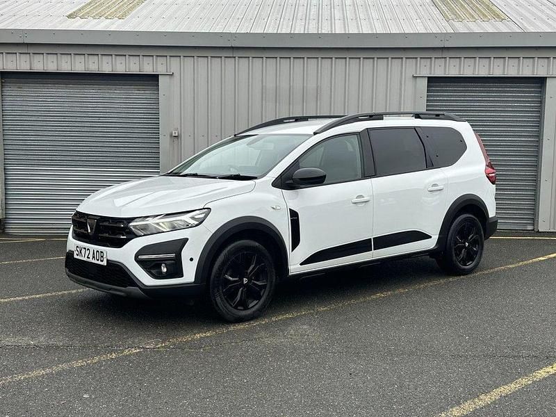 White Used 2022 Dacia Jogger Extreme MPV | £13,300 (Fair price) - Image 1/4