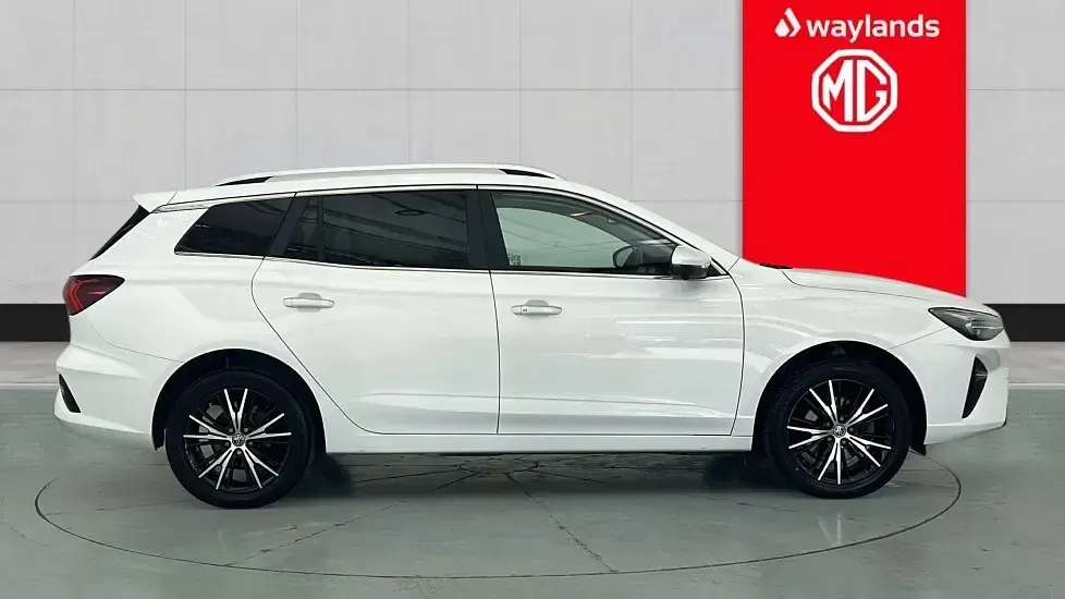 Used MG MG5 EV Trophy 114 kW (156 HP) 2023 White Estate