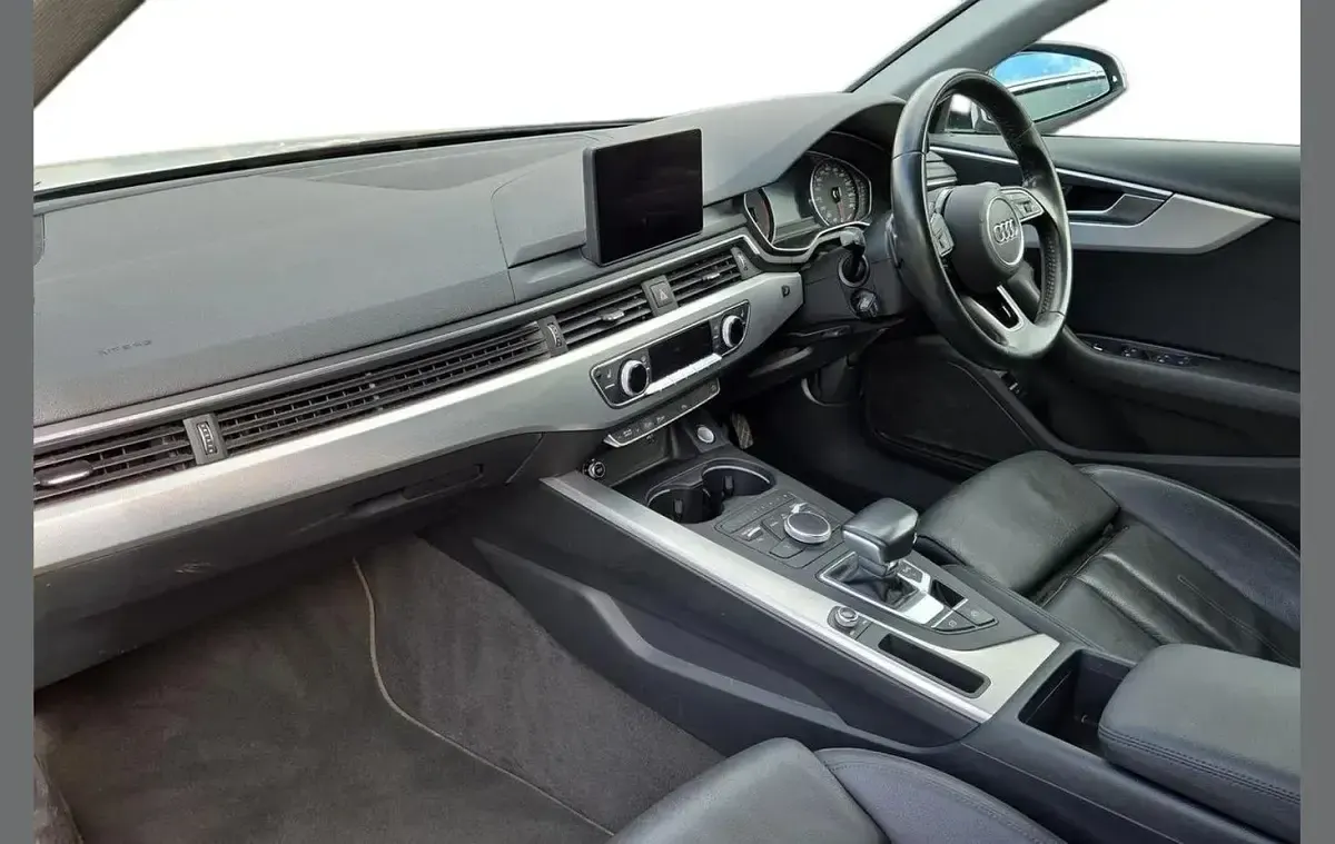 Used Audi A4 Sport 187 HP (137 kW) 2019 White Estate