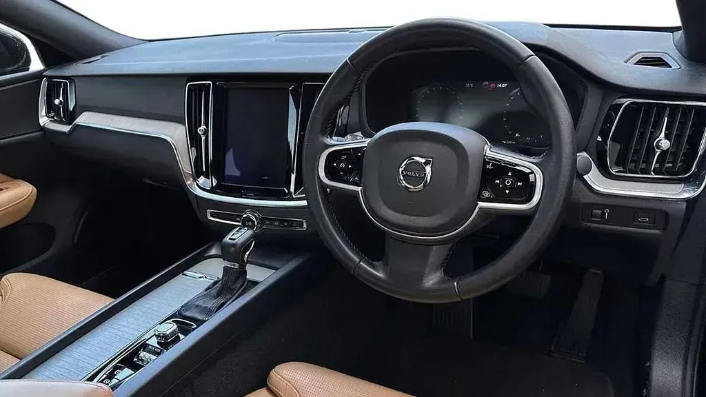 Used Volvo S60 Inscription 247 HP (181 kW) 2020 Black Sedan