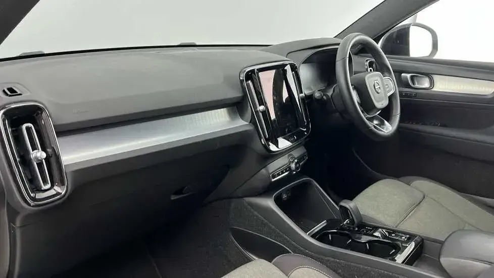 Used Volvo XC40 Plus 208 HP (152 kW) 2022 Black SUV