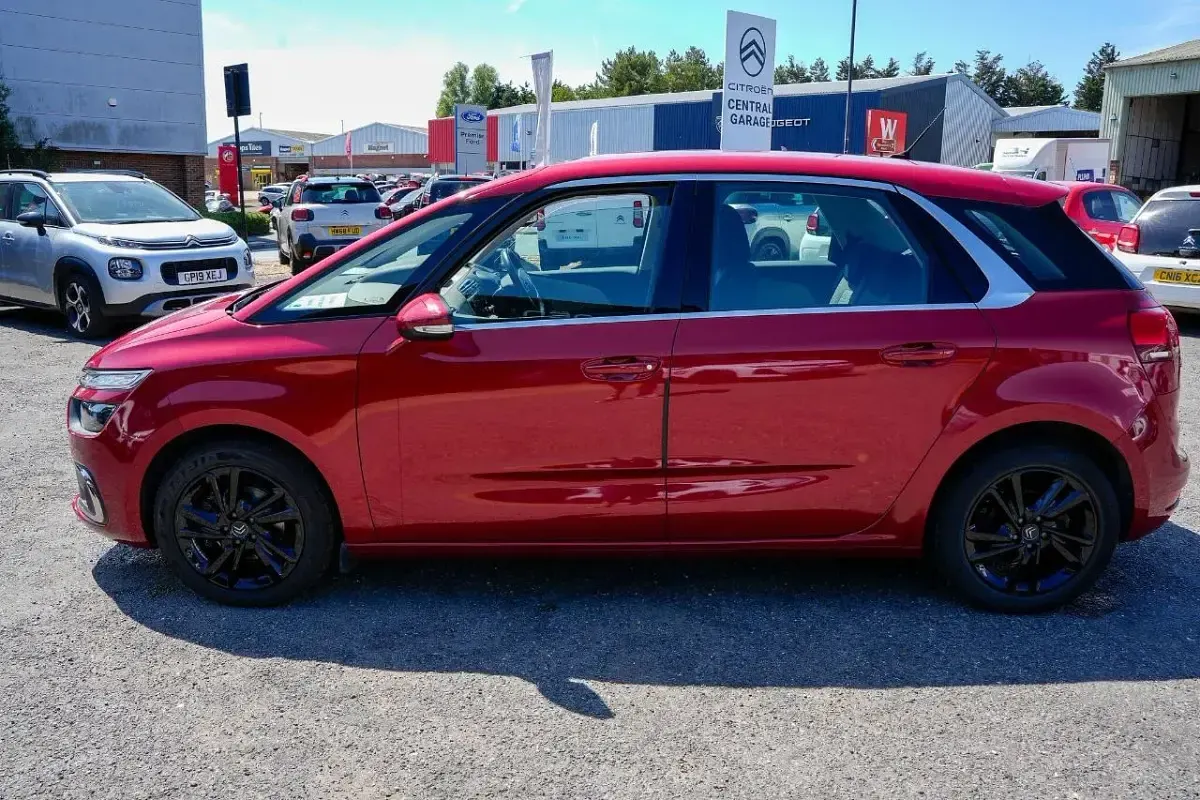 Used Citroën C4 Picasso Feel 118 HP (86 kW) 2016 Red MPV