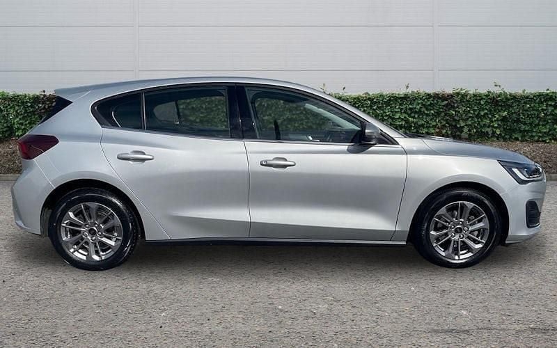Used Ford Focus Titanium 125 HP (91 kW) 2023 Silver Hatchback