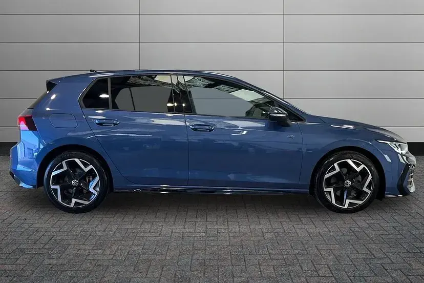 Used VW Golf VIII R-line 148 HP (108 kW) 2025 Anemone blue Hatchback
