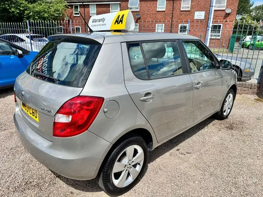 Used Skoda Fabia SE 69 HP (50 kW) 2014 Beige Hatchback
