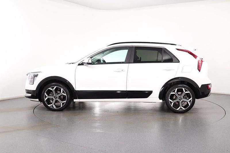 Used Kia Niro 2025 White SUV