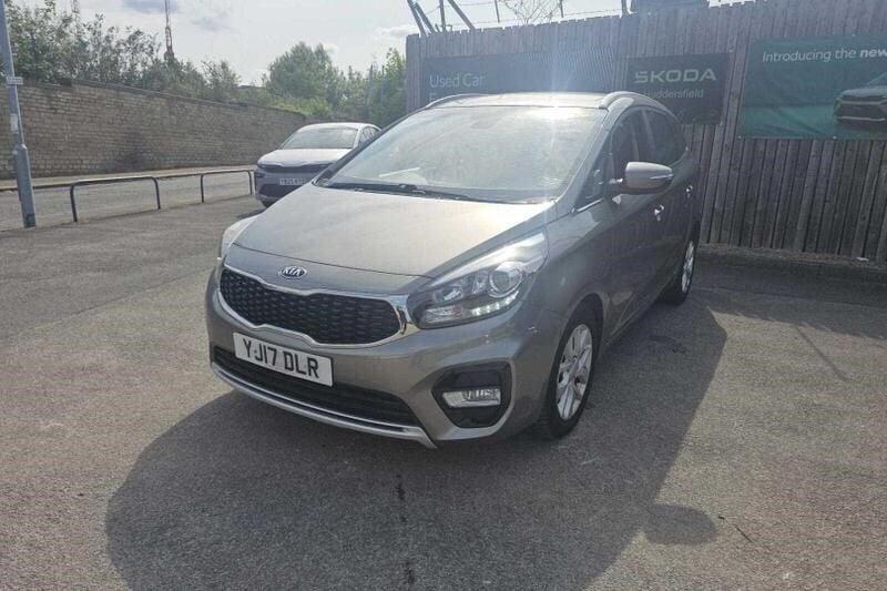 Silver Used 2017 Kia Carens 2 MPV | £10,491 (Fair price) - Image 1/4