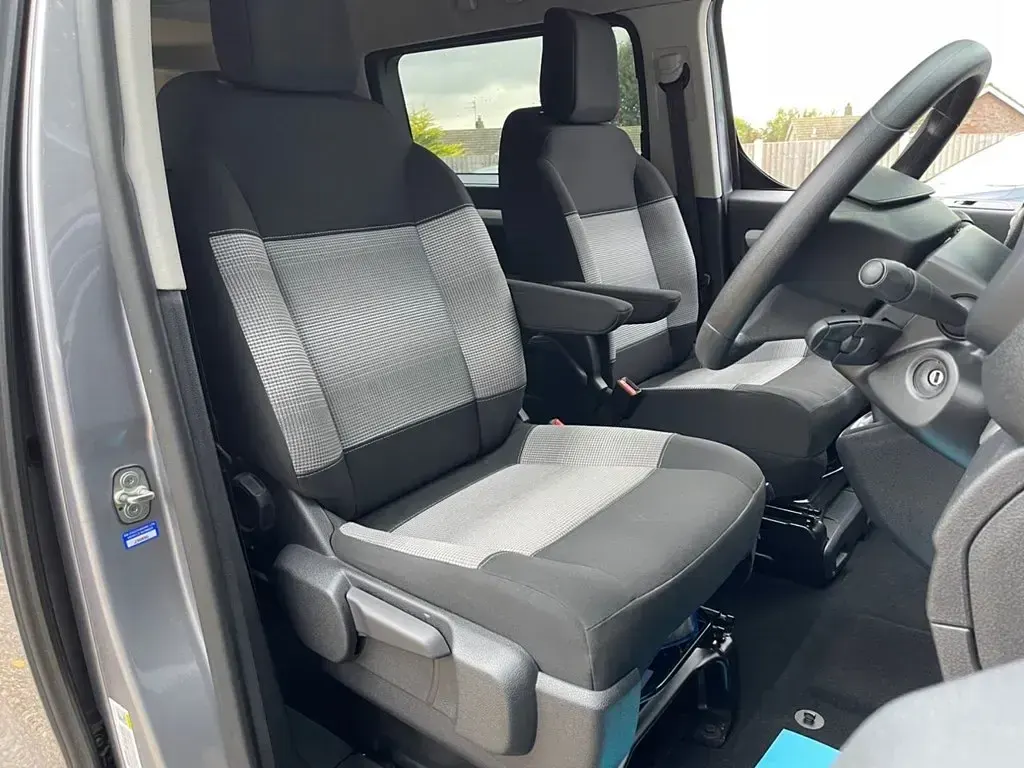 Used Citroën Spacetourer Feel 120 HP (88 kW) 2023 Grey MPV