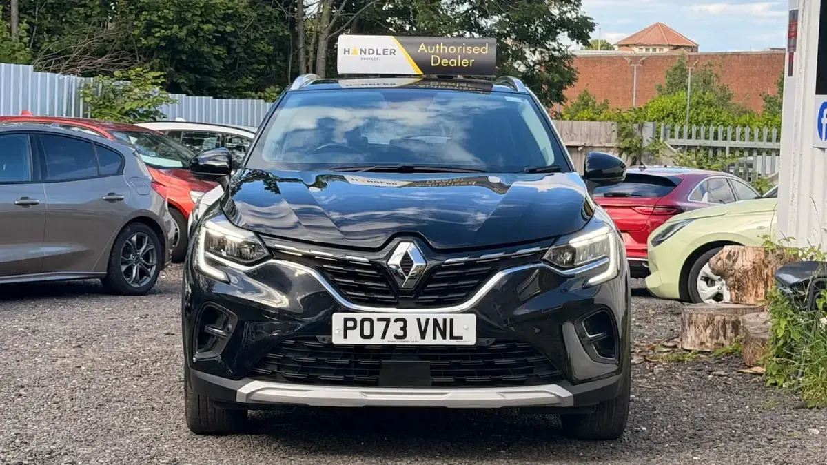 Used Renault Captur Techno 143 HP (105 kW) 2023 Black SUV