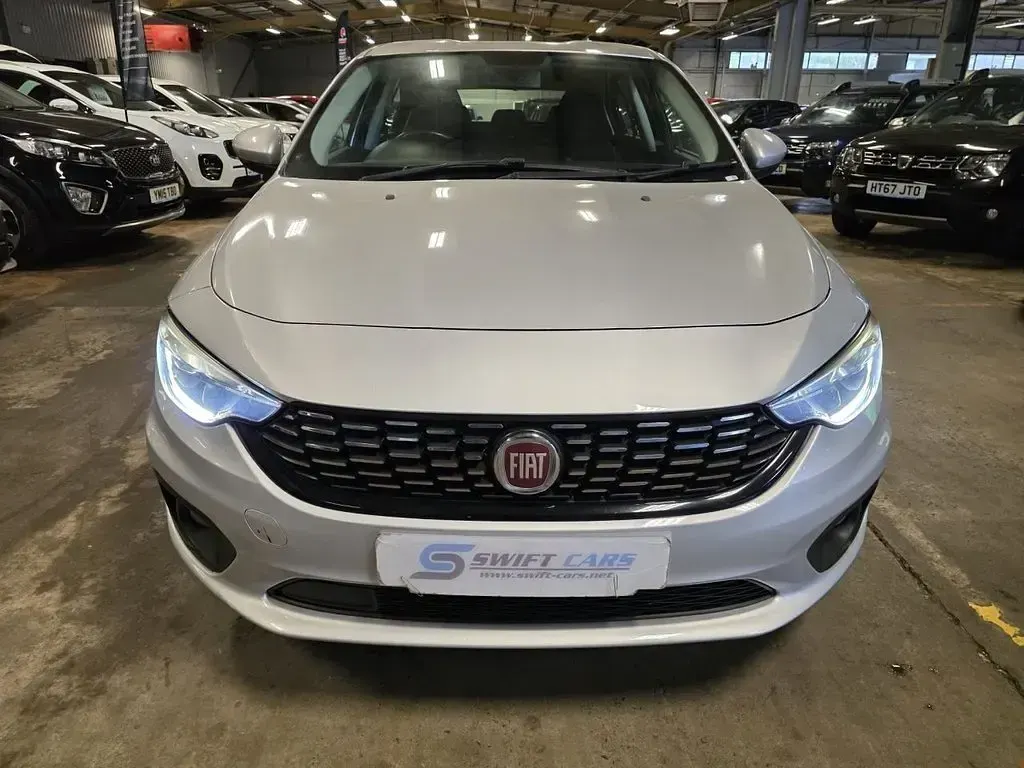 Używany Fiat Tipo S 120 KM (88 kW) 2017 Srebrny Hatchback