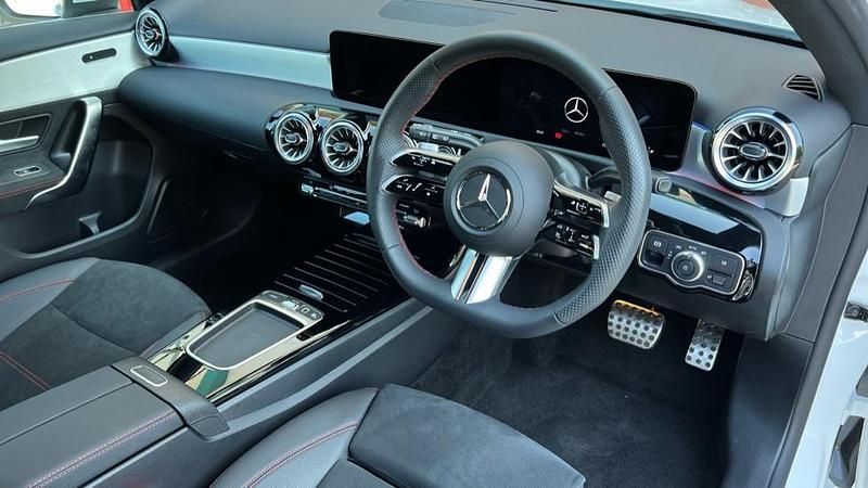 Used Mercedes A200 Executive 163 HP (119 kW) 2025 Polar white