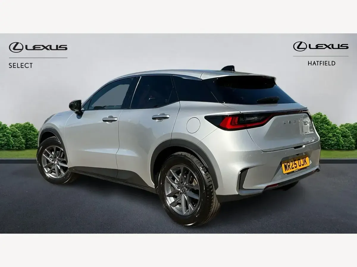 Used Lexus LBX 136 HP (100 kW) 2025 Silver SUV