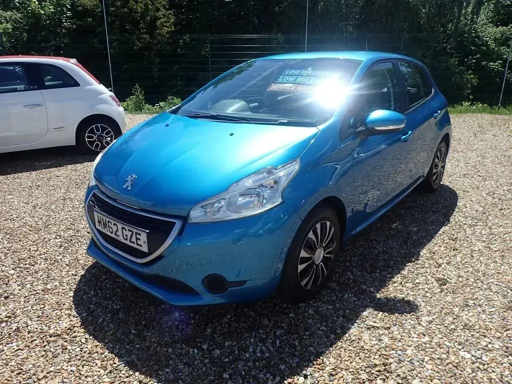 Used Peugeot 208 Access 68 HP (50 kW) 2013 Blue Hatchback