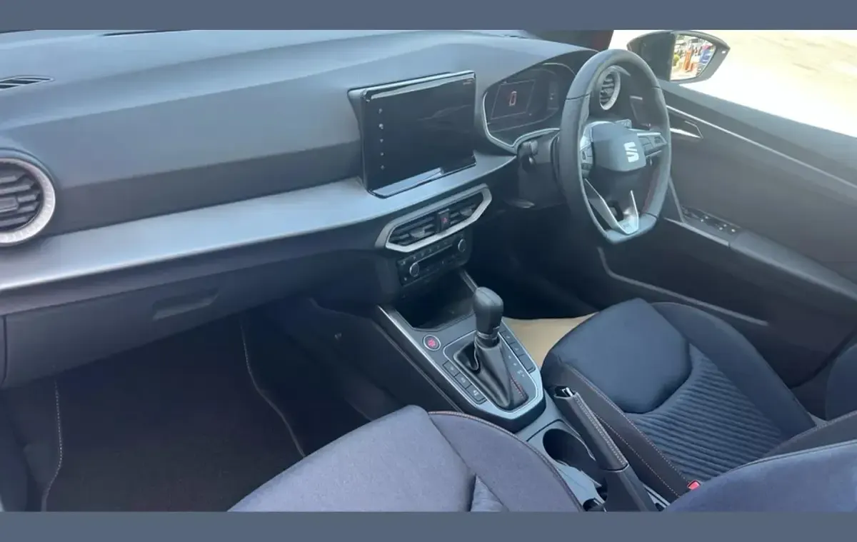 New Seat Arona Black Edition 115 HP (84 kW) 2025 Red SUV