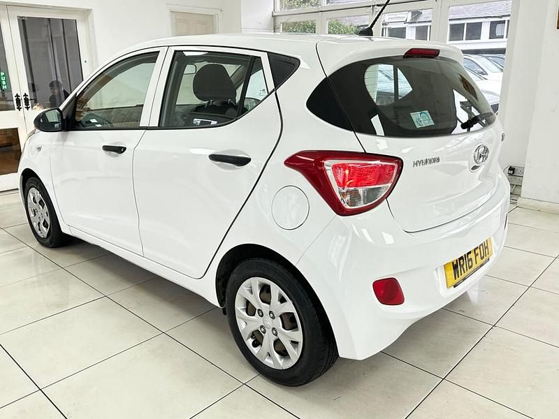Used Hyundai i10 2016 White Hatchback