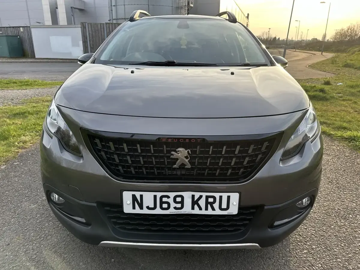 Begagnad Peugeot 2008 GT-line 2019 Grå SUV