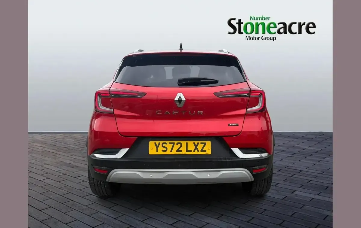 Used Renault Captur Techno 143 HP (105 kW) 2023 Red SUV