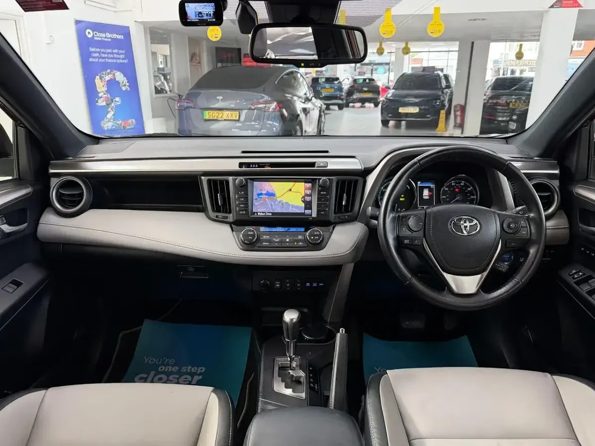 Used Toyota RAV4 Hybrid 2017 Red SUV