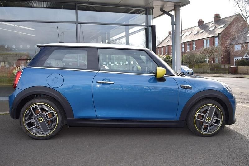 Used Mini Cooper S Hatch 135 kW (184 HP) 2022 Blue Hatchback