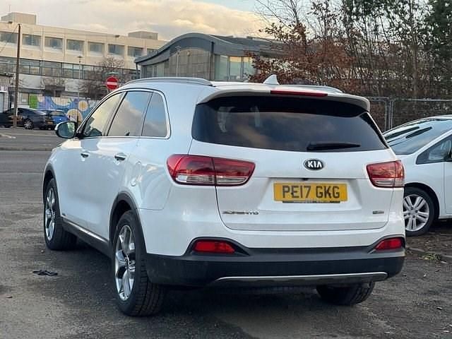 Used Kia Sorento 197 HP (144 kW) 2017 White SUV