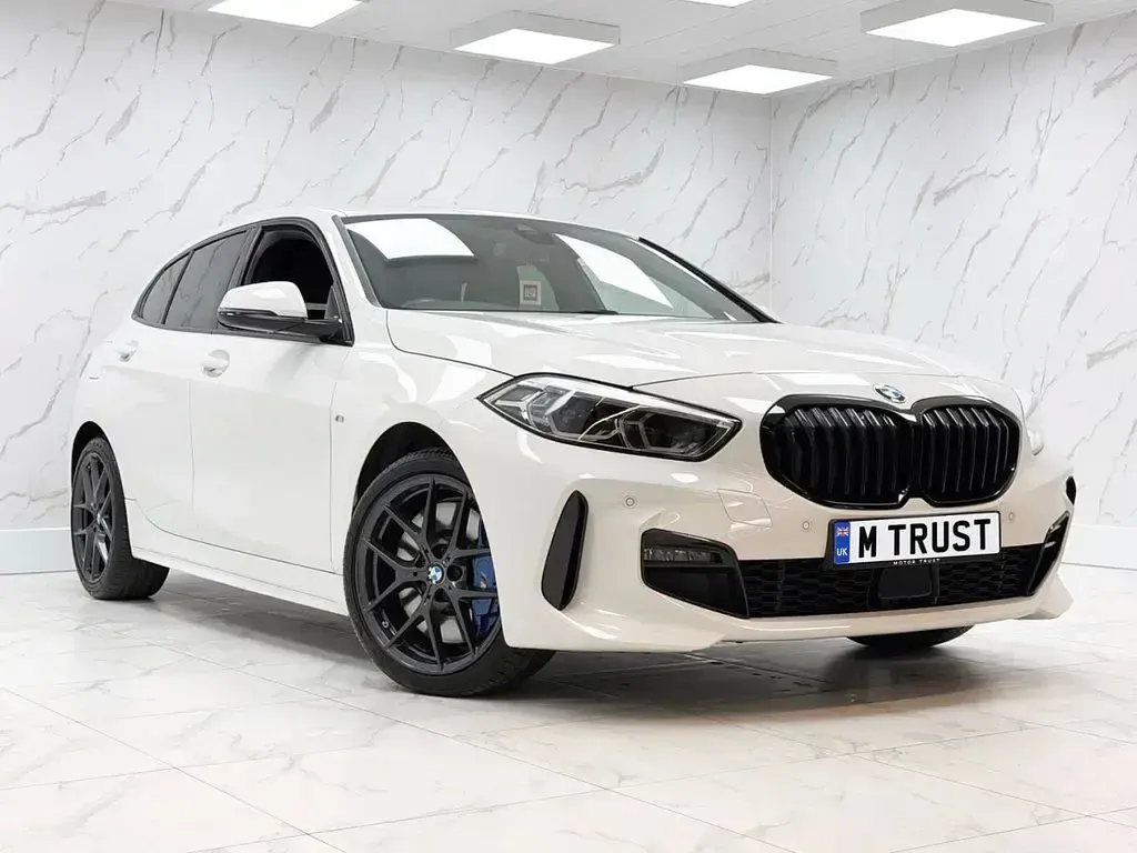 Used BMW 118 M Sport 136 HP (100 kW) 2023 White Hatchback