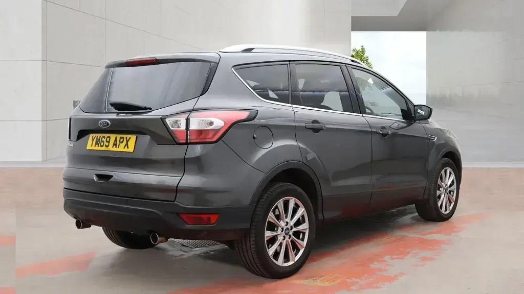 Used Ford Kuga Titanium 150 HP (110 kW) 2019 Grey SUV