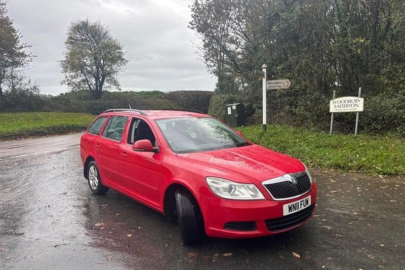 Red Used 2011 Skoda Octavia SE Estate | £4,995 (Fair price) - Image 1/1