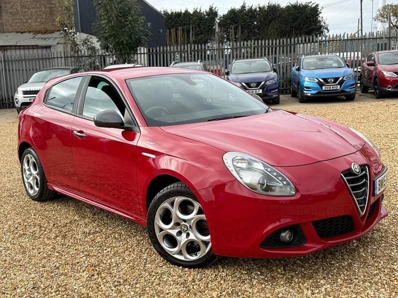 Red Used 2015 Alfa Romeo Giulietta Sprint Hatchback | £5,890 (Fair price) - Image 1/4