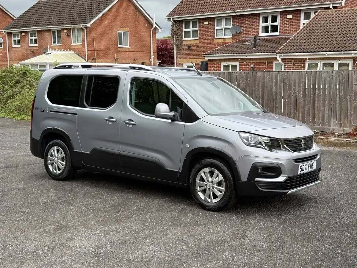 Used Peugeot Rifter Allure Premium 131 HP (96 kW) 2021 Grey MPV