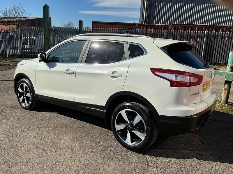 Used Nissan Qashqai N-TEC 110 HP (80 kW) 2015 White SUV
