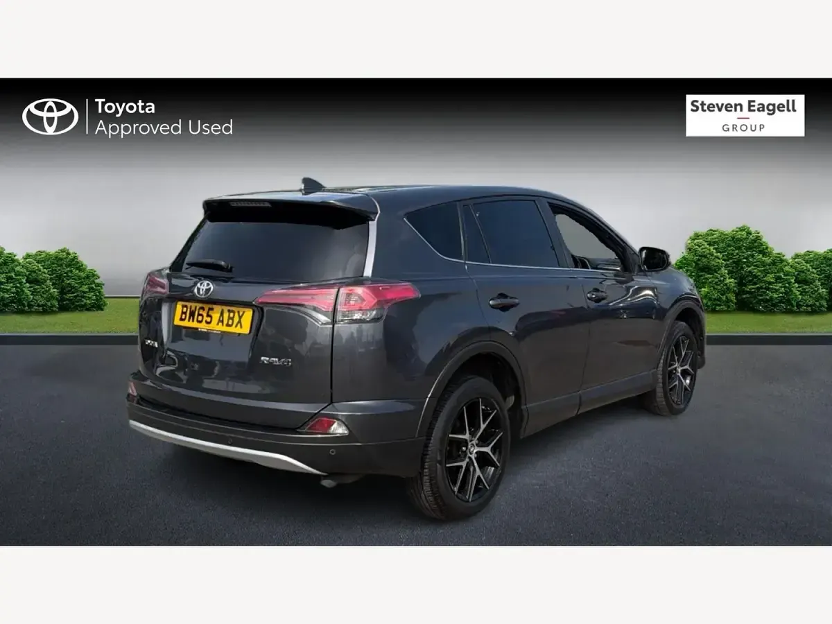 Usado Toyota RAV4 143 HP (105 kW) 2016 Cinzento SUV