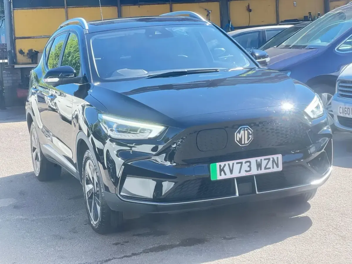 Usado MG ZS Trophy Connect 114 kW (156 HP) 2023 Preto SUV