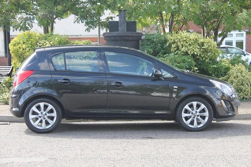 Black Used 2014 Vauxhall Corsa Excite Hatchback | £1,750 (Fair price) - Image 1/4