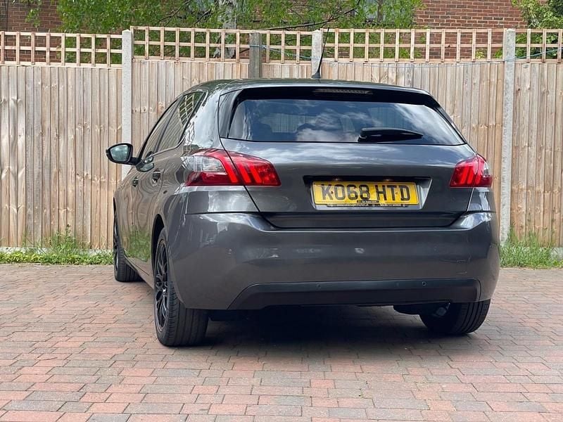 Used Peugeot 308 Allure 130 HP (95 kW) 2019 Grey Hatchback