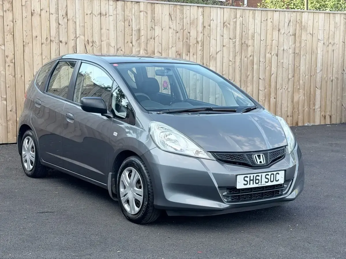 Used Honda Jazz S 90 HP (66 kW) 2011 Grey Hatchback