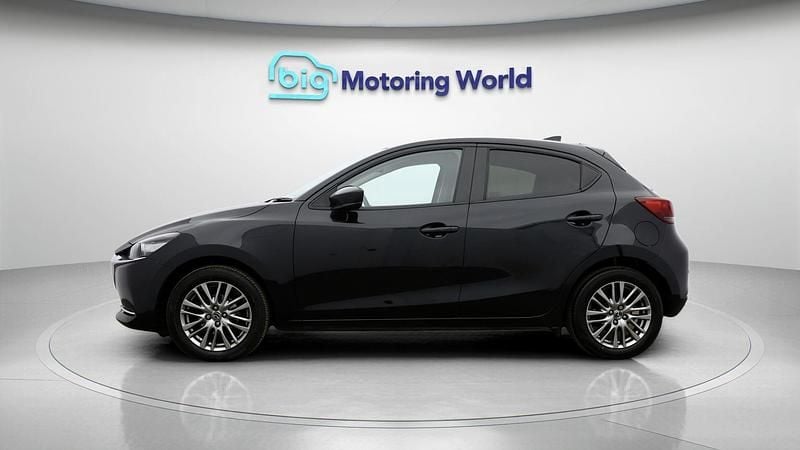 Usado Mazda 2 Inclusive 90 HP (66 kW) 2022 Preto Citadino