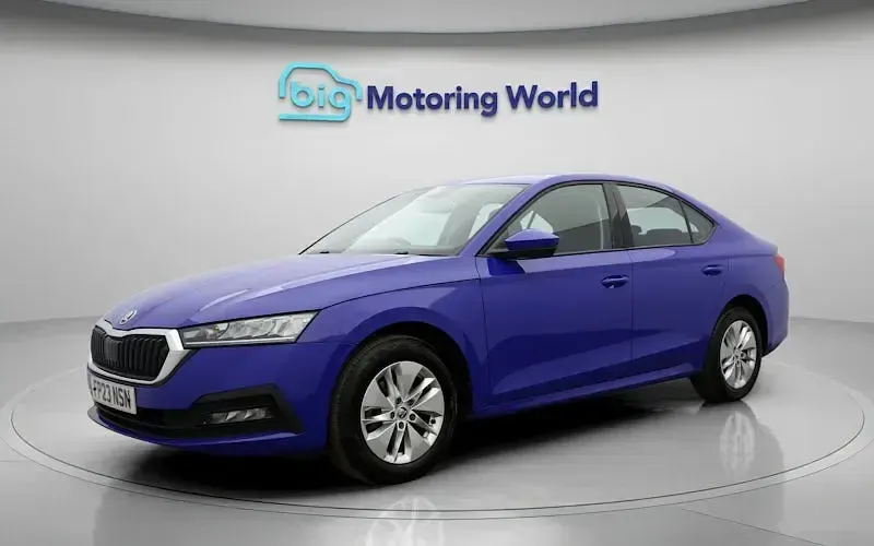 Used Skoda Octavia SE 110 HP (80 kW) 2023 Blue Hatchback