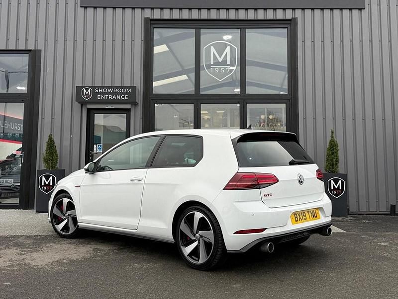 Begagnad VW Golf VII GTI 2019 Vit Halvkombi