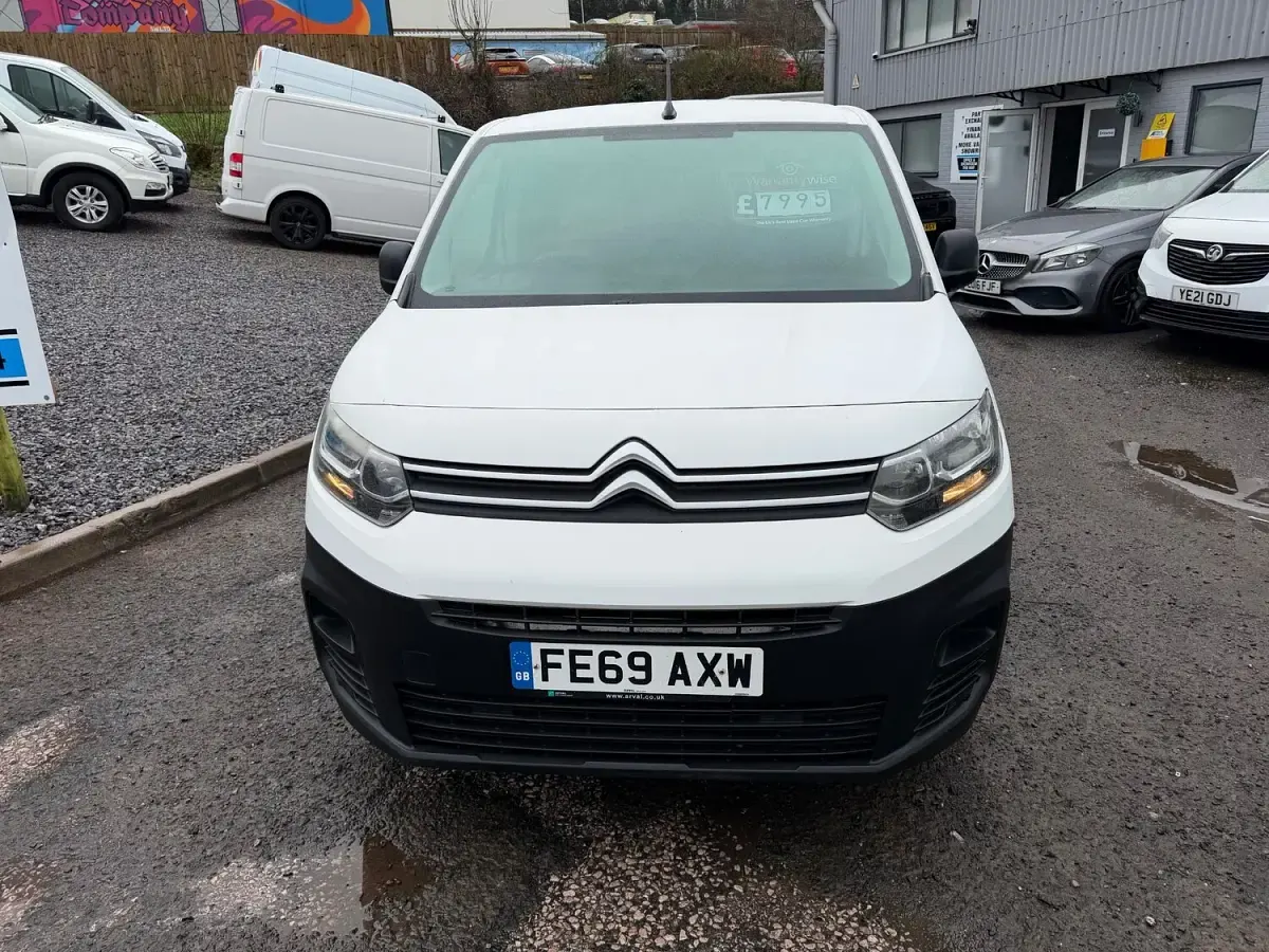 Used Citroën Berlingo 75 HP (55 kW) 2019 White MPV